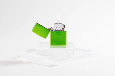 Зажигалка ZIPPO Classic с покрытием Lurid™, латунь/сталь, зеленая, глянцевая, 38x13x57 мм