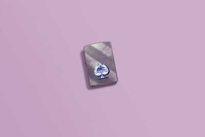 Зажигалка ZIPPO Сверкающая карта Пик с покрытием Диагональное плетение | Gleaming Spade Design Diagonal Weave, латунь/сталь, серебристая, 38x13x57 мм