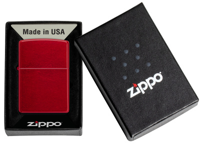 Зажигалка ZIPPO классическая с покрытием Красное карамелизированное яблоко | Candy Apple Red™, латунь/сталь, красная, глянцевая, 38x13x57 мм